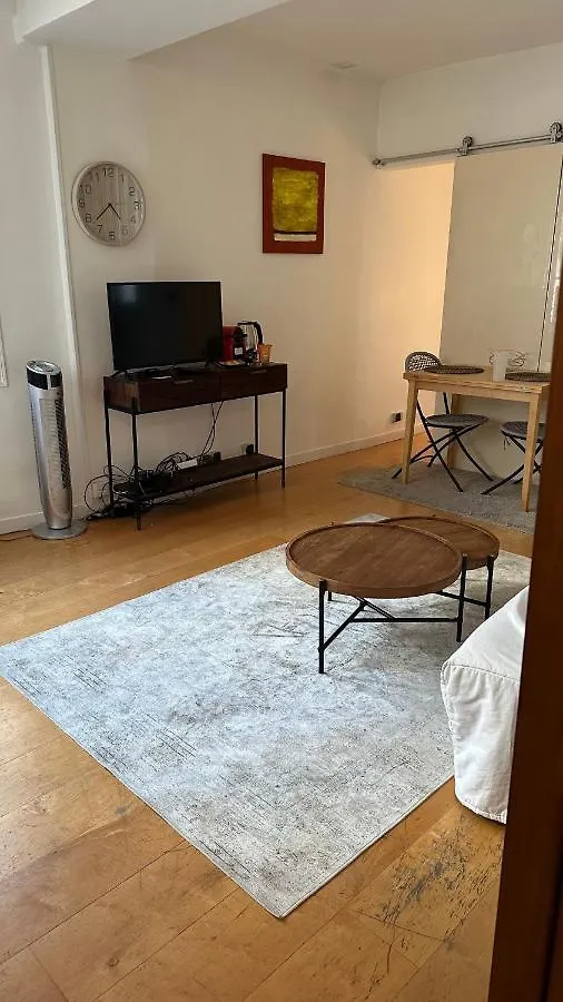 Haut-Marais Joli Appartement. Parigi 0*,  Francia