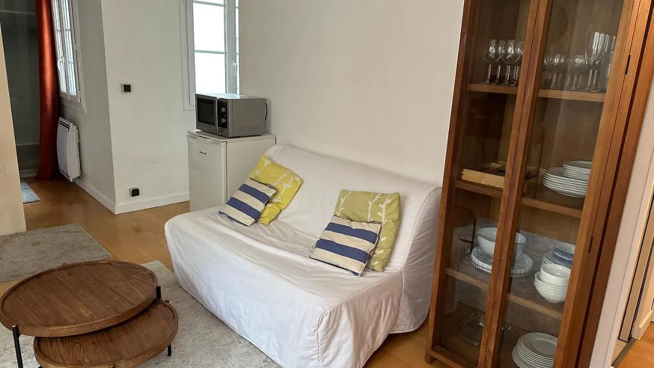 Haut-Marais Joli Appartement. Paris France