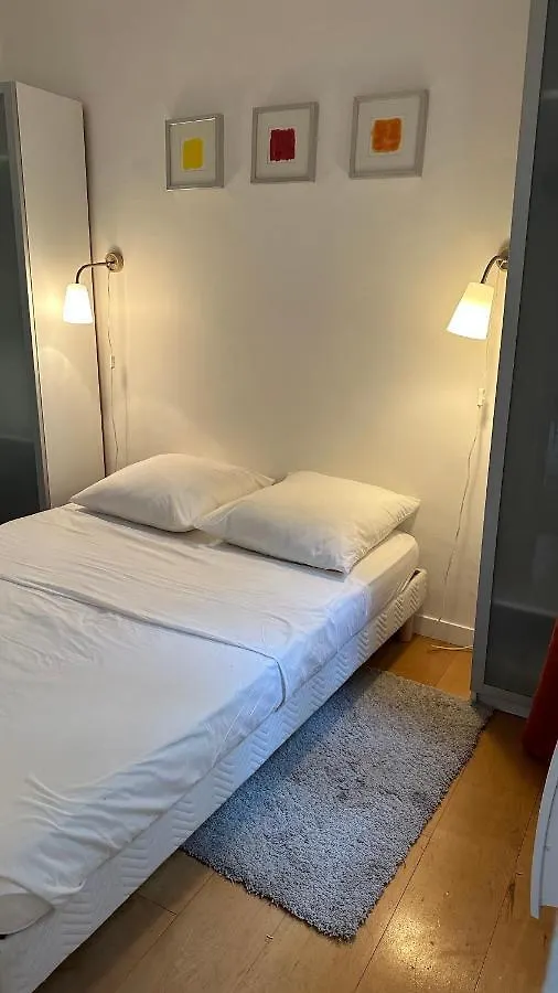 Apartment Haut-Marais Joli Appartement. Paris France